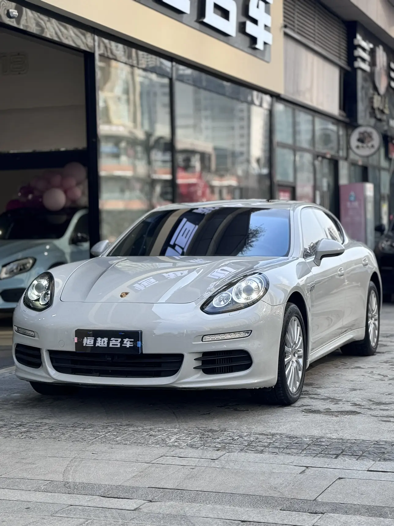 36.8万可买 2014款保时捷 Panamera，贵阳牌白色，7.6万公里！